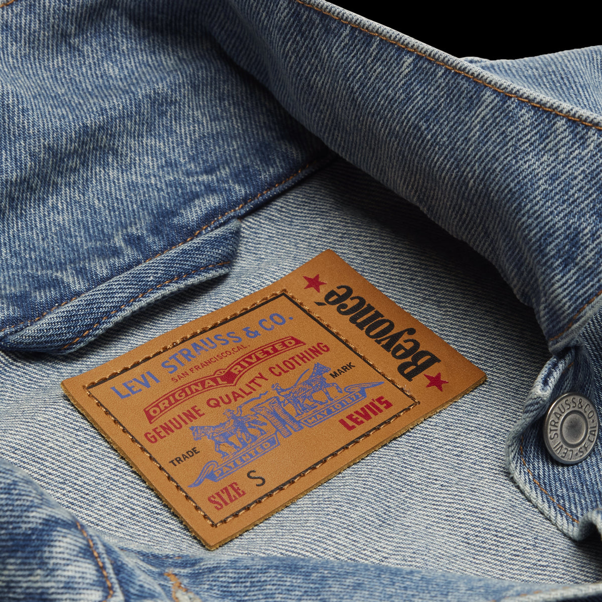 BEYONCÉ X LEVI'S® '90S SHRUNKEN TRUCKER AUTHENTIC FINISH - image 3